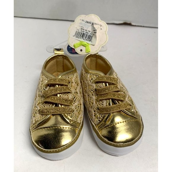 New First Steps Girls Baby Infant Size 3 Gold Lace Sneaker Shoes Slip On - Picture 3 of 5